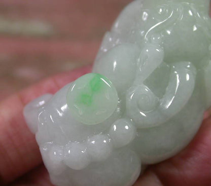 Certified Light Green Natural Hand Carved Burma A Jade jadeite Dragon Pi Xiu Pendant Necklace