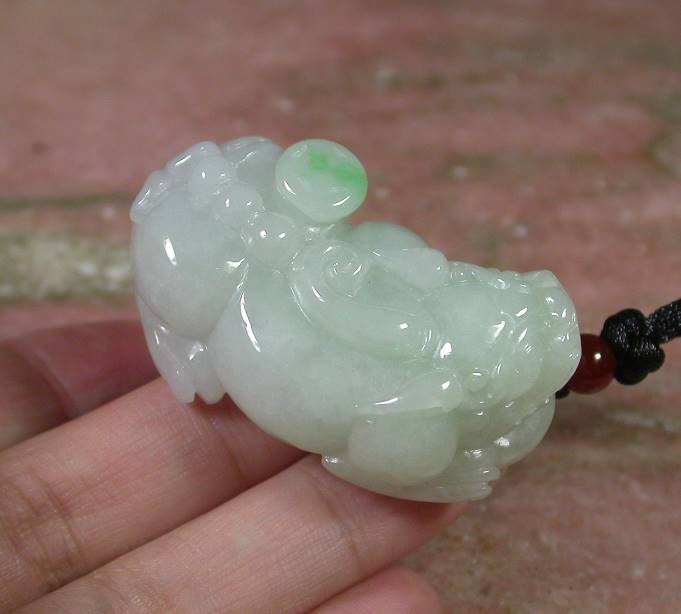 Certified Light Green Natural Hand Carved Burma A Jade jadeite Dragon Pi Xiu Pendant Necklace