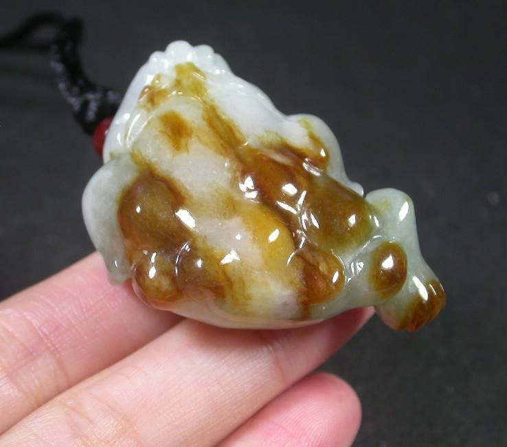 Certified Hand Carved Yellow Green Natural Myanmar Burma A Jade Jadeite Frog Toad Pendant Necklace