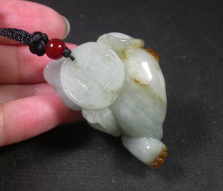 Certified Hand Carved Yellow Green Natural Myanmar Burma A Jade Jadeite Frog Toad Pendant Necklace