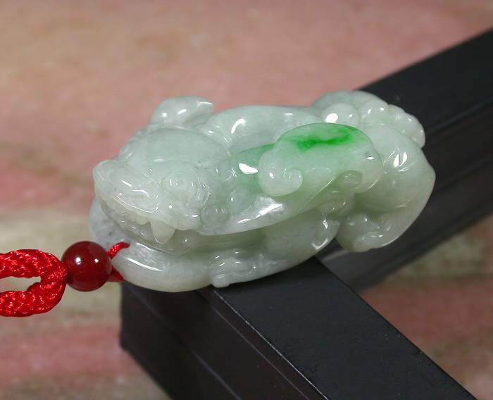 Certified Hand Carved Green Natural Hand Carved Myanmar Burma A Jade jadeite Dragon Pi Xiu Pendant Necklace