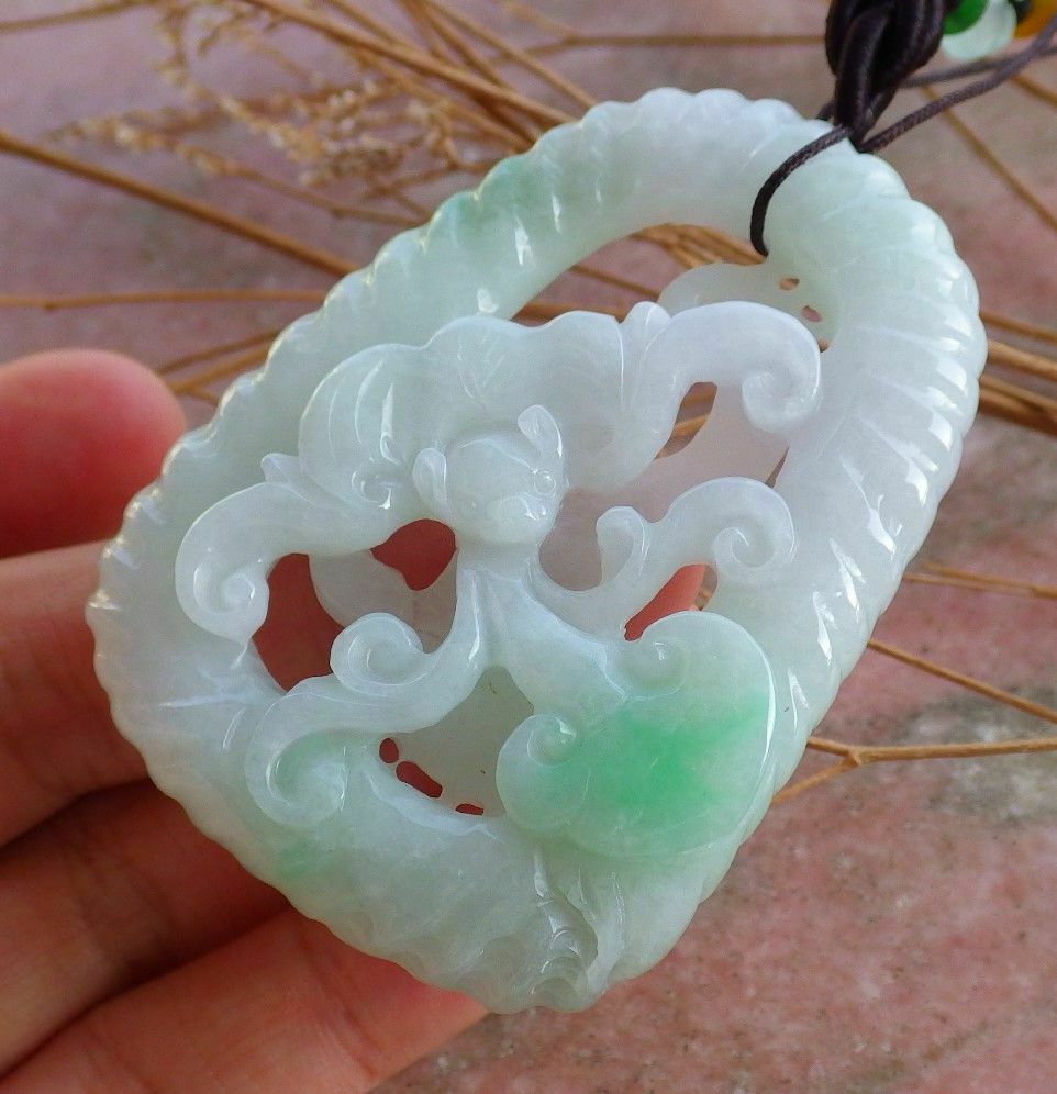 Certified Hand Carved Natural Green Myanmar Burma 100% A Jade jadeite Bat Ruyi Flower Pendant Necklace