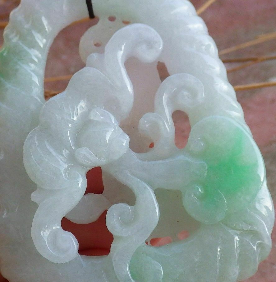 Certified Hand Carved Natural Green Myanmar Burma 100% A Jade jadeite Bat Ruyi Flower Pendant Necklace