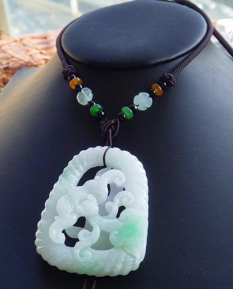 Certified Hand Carved Natural Green Myanmar Burma 100% A Jade jadeite Bat Ruyi Flower Pendant Necklace