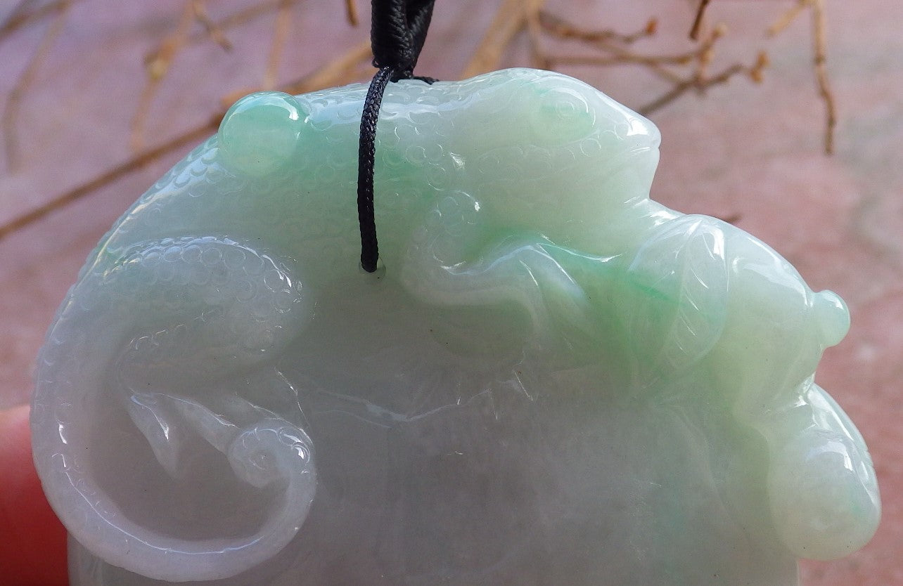 Certified Green Hand Carved Natural Myanmar Burma A Jade jadeite Dragon Lizard Spider Peach Pendant Necklace