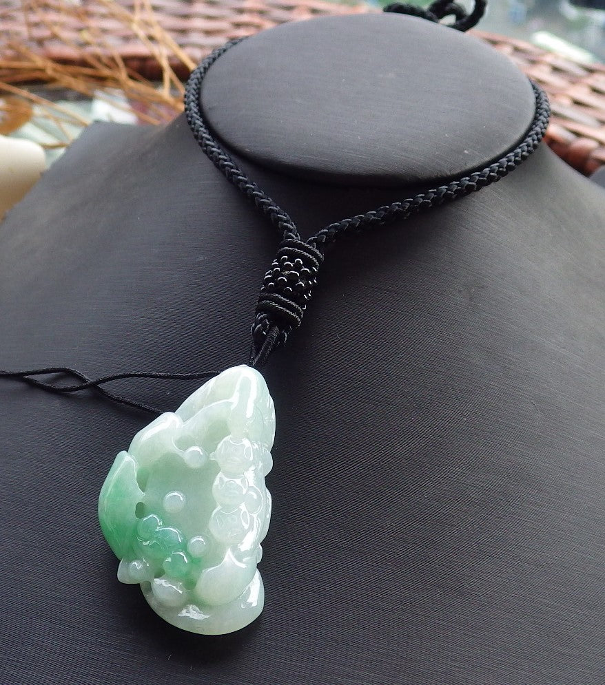 Certified Hand Carved Natural Green Myanmar Burma Grade A Jade jadeite Frog Toad Lotus Pendant Necklace