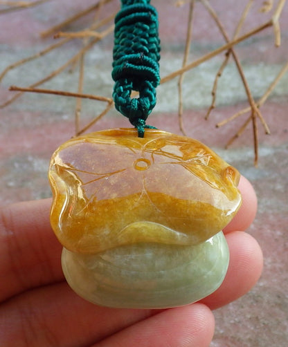 Certified Hand Carved Yellow Natural Burma A Jade jadeite Leaf Sea Shell Pendant Necklace