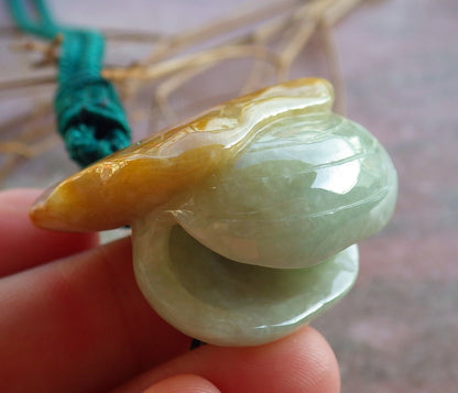 Certified Hand Carved Yellow Natural Burma A Jade jadeite Leaf Sea Shell Pendant Necklace