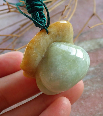 Certified Hand Carved Yellow Natural Burma A Jade jadeite Leaf Sea Shell Pendant Necklace