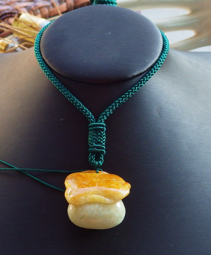 Certified Hand Carved Yellow Natural Burma A Jade jadeite Leaf Sea Shell Pendant Necklace