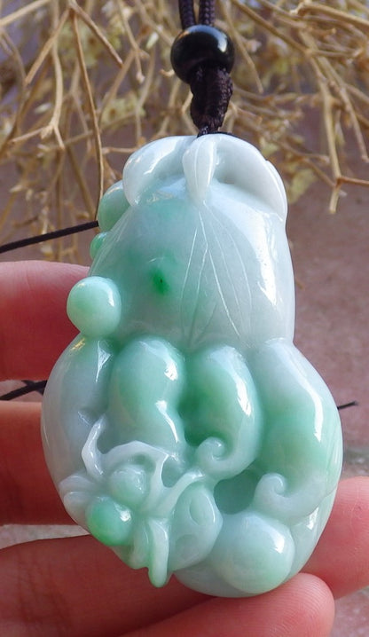 Certified Hand Carved Lavender Green Natural Myanmar Burma A Jade jadeite Spider Ginseng Pendant Necklace