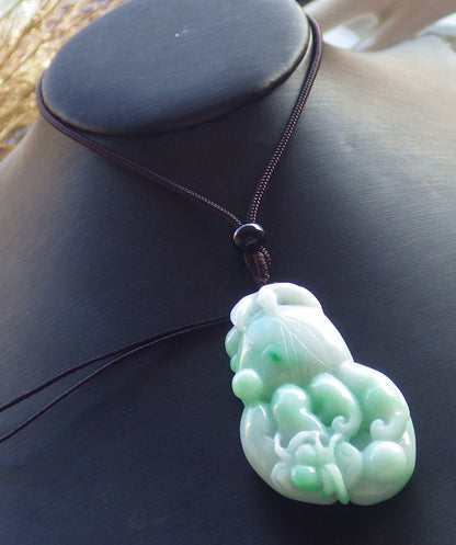 Certified Hand Carved Lavender Green Natural Myanmar Burma A Jade jadeite Spider Ginseng Pendant Necklace