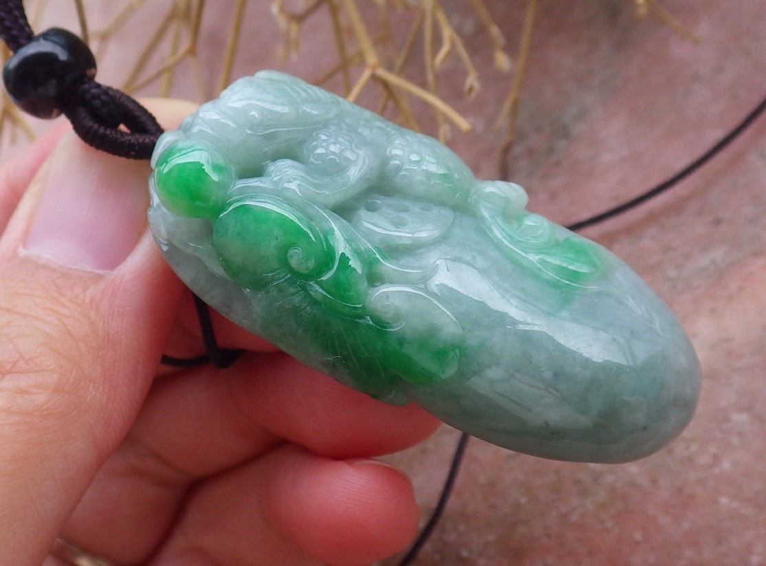 Certified Hand Carved Green Natural Burma A Jade jadeite Frog Toad Lotus Flower Ruyi Pendant Necklace