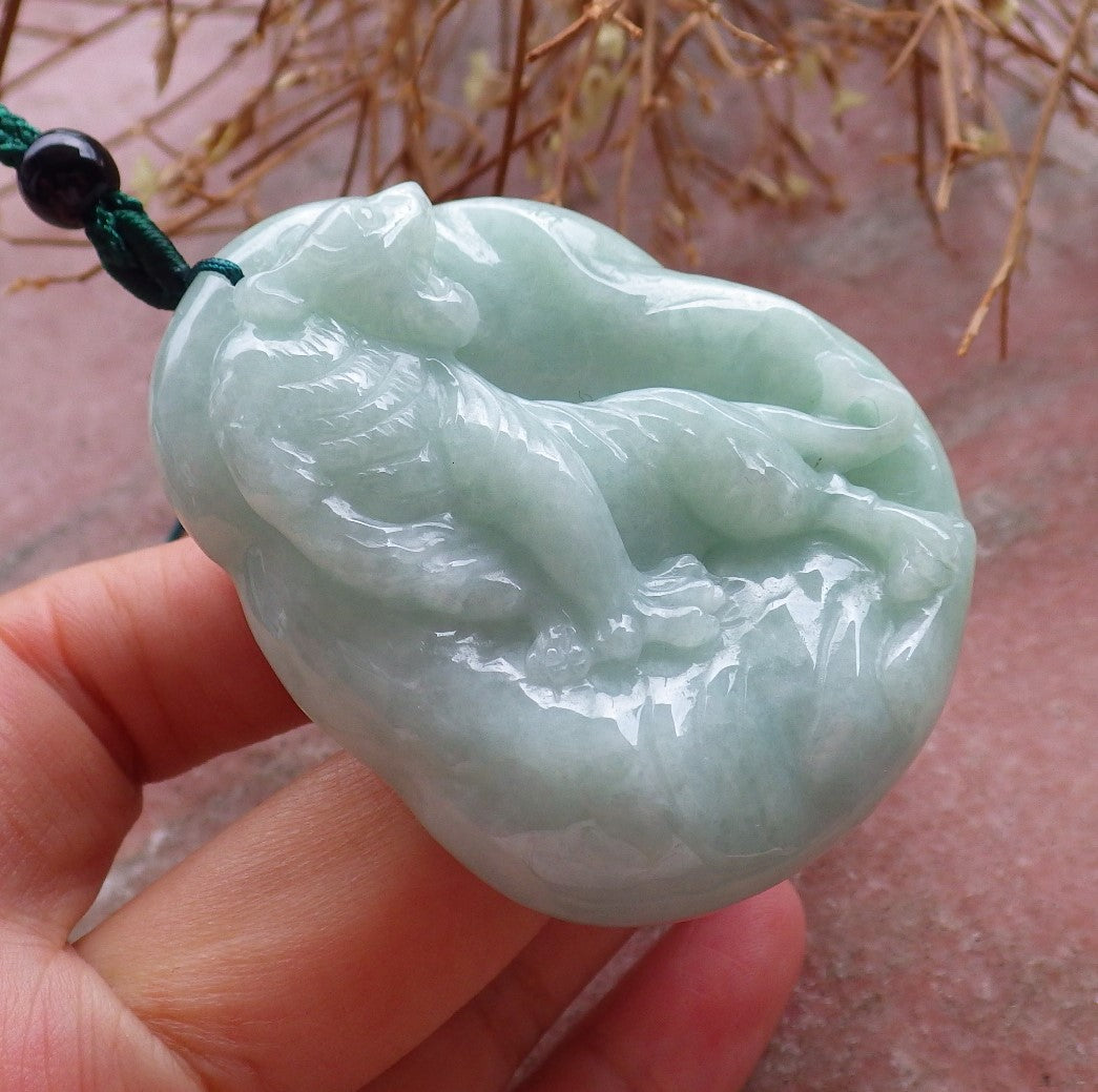 Certified Hand Carved Green Natural Myanmar Burma A Jade Jadeite Zodiac Tiger Pendant Necklace