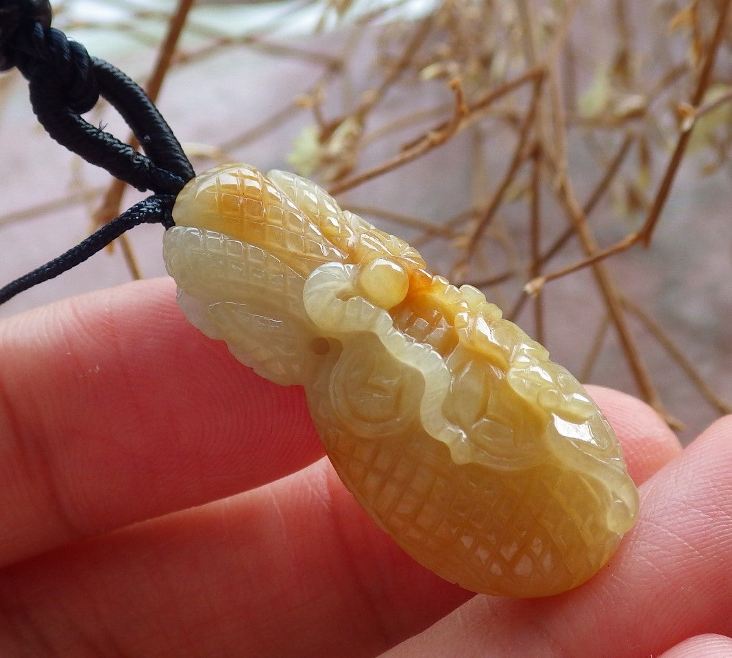 Certified Hand Carved Natural Myanmar Burma A Jade jadeite Bat Money Coin Bag Pendant Necklace