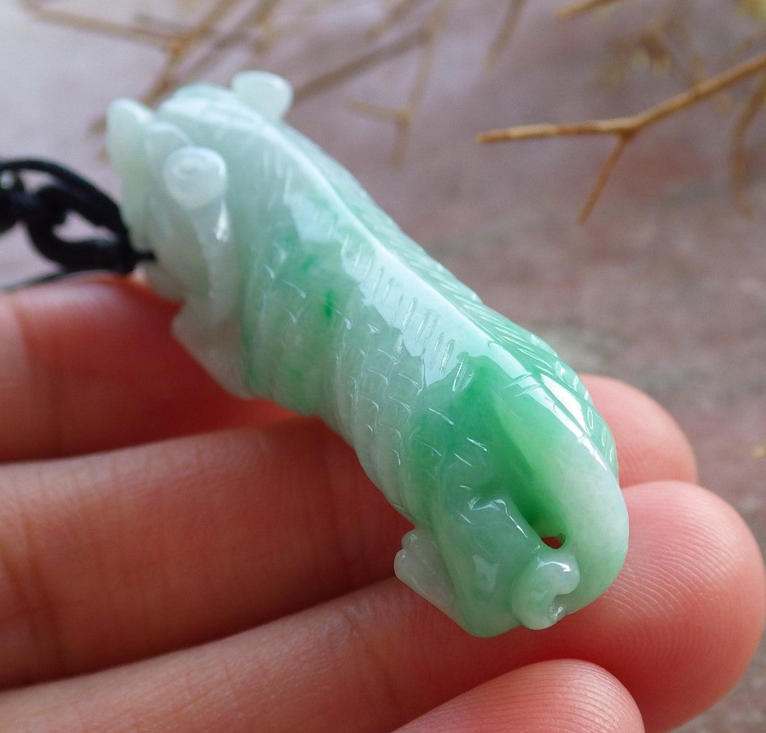 Certified Hand Carved Green Natural Myanmar Burma A Jade Jadeite Zodiac Tiger Pendant Necklace