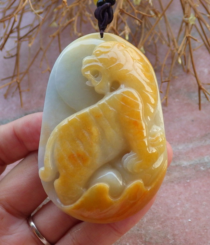 Certified Hand Carved Green Yellow 100% Natural Myanmar Burma A Jade jadeite Tiger Zodiac Pendant Necklace