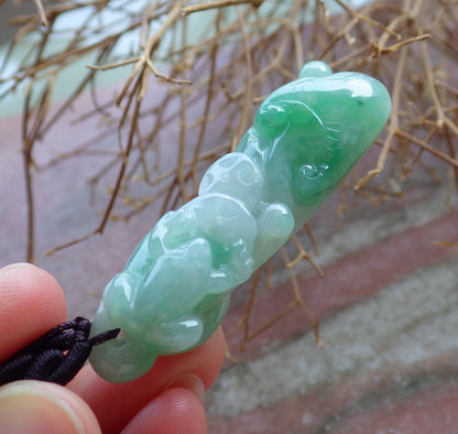 Certified Hand Carved Green Natural Myanmar Burma A Jade jadeite Frog Toad Lotus Flower Pendant Necklace