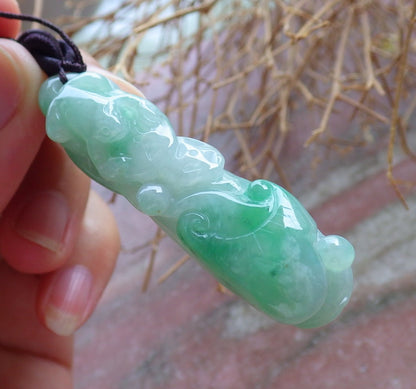 Certified Hand Carved Green Natural Myanmar Burma A Jade jadeite Frog Toad Lotus Flower Pendant Necklace