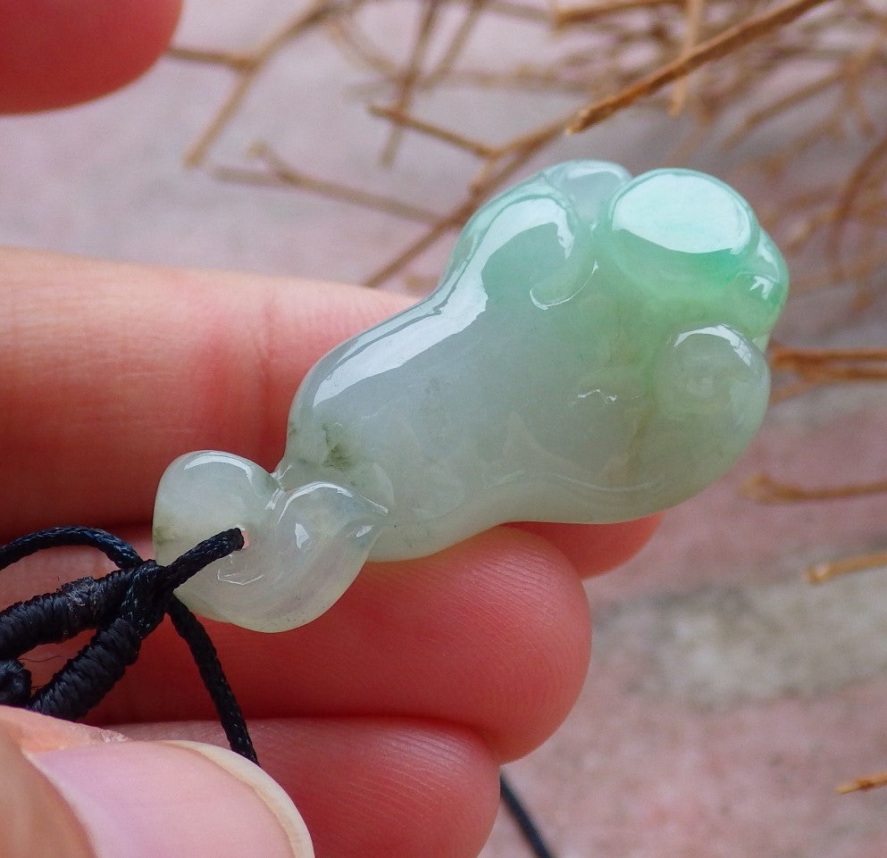 Certified Hand Carved Green Natural Myanmar Burma A Jade jadeite Buddha God Hand Pendant Necklace