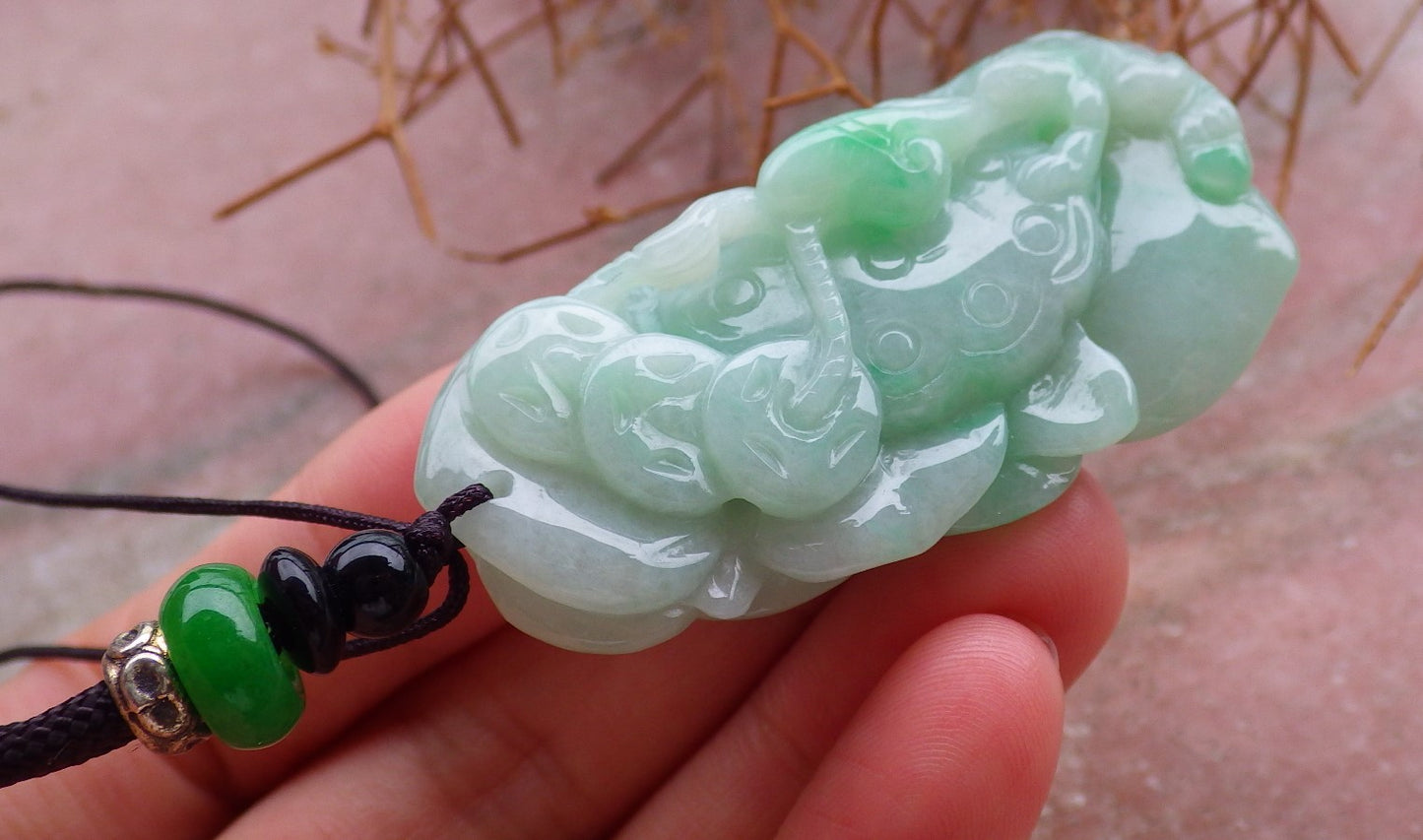 Certified Hand Carved Green Natural Myanmar Burma A Jade jadeite Frog Toad Lotus Flower Pendant Necklace