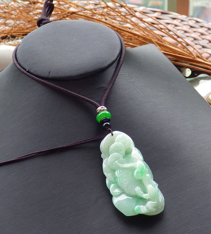 Certified Hand Carved Green Natural Myanmar Burma A Jade jadeite Frog Toad Lotus Flower Pendant Necklace