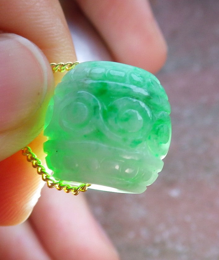 Certified Hand Carved Green Natural Myanmar Burma A Jade Jadeite Barrel Circle Donut Ruyi Pendant Necklace