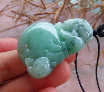 Certified Hand Carved Natural Green Myanmar Burma A Jade jadeite Frog Toad Bag Coin Pendant Necklace