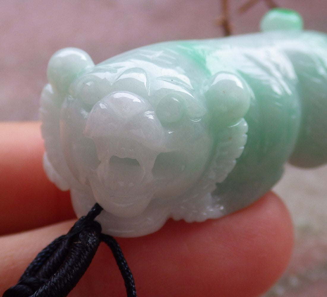 Certified Hand Carved Green Natural Myanmar Burma A Jade Jadeite Zodiac Tiger Lucky Amulet Pendant Necklace