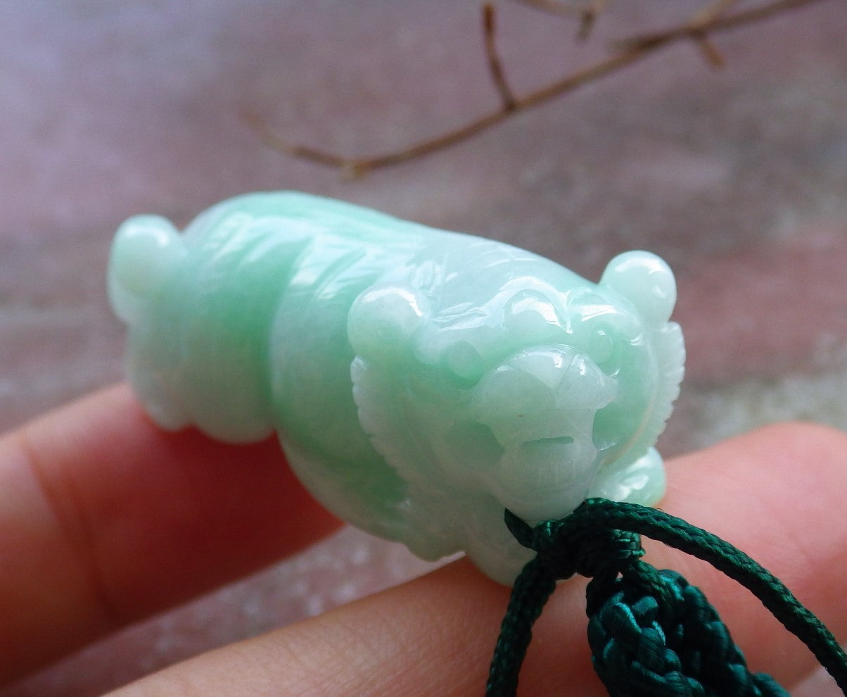 Certified Hand Carved Green Natural Myanmar Burma A Jade Jadeite Zodiac Tiger Lucky Amulet Pendant Necklace