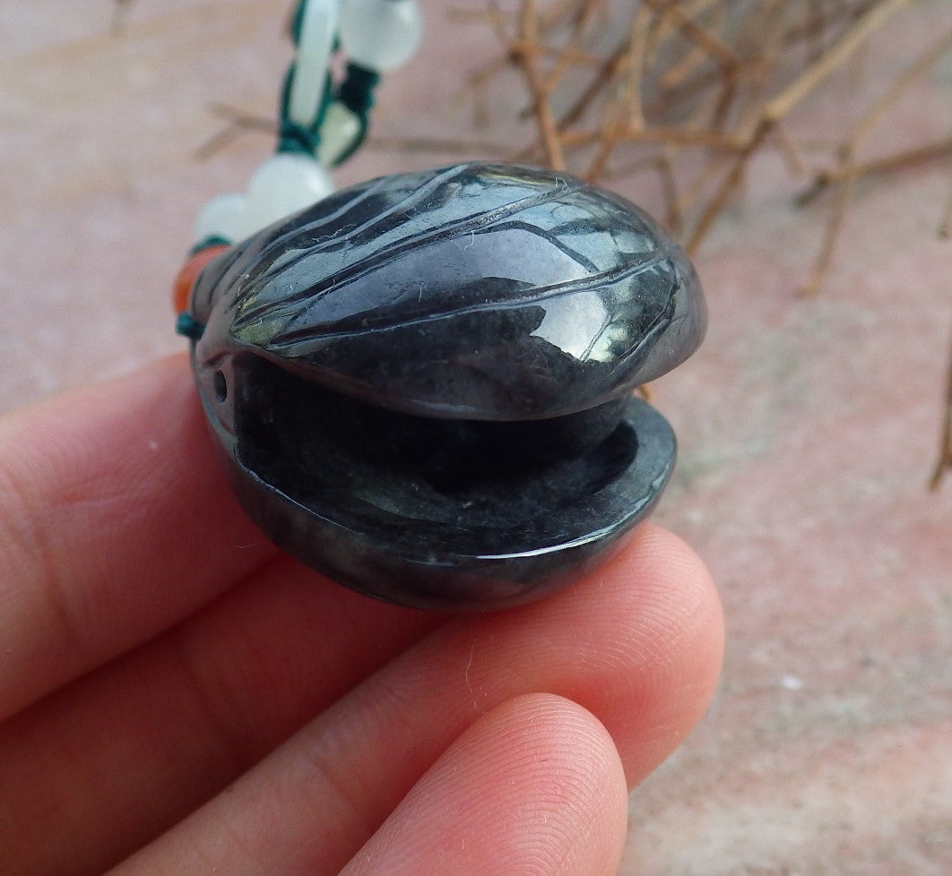 Certified Hand Carved Black Natural Burma A Jade jadeite Leaf Sea Shell Spit Bead Pendant Necklace