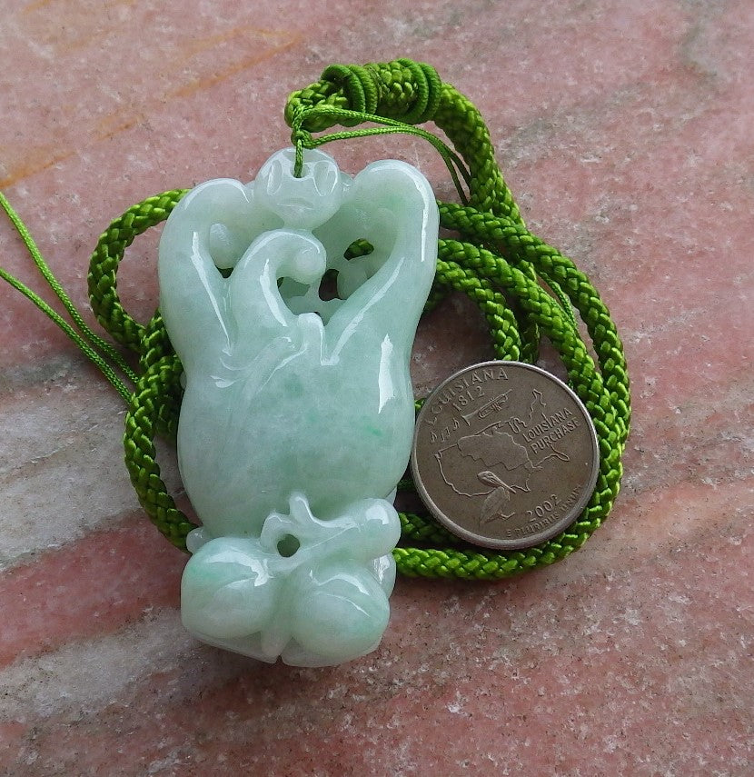 Certified Hand Carved Green Natural Myanmar Burma Grade A Jade jadeite Deer Ginseng Peach Pendant Necklace