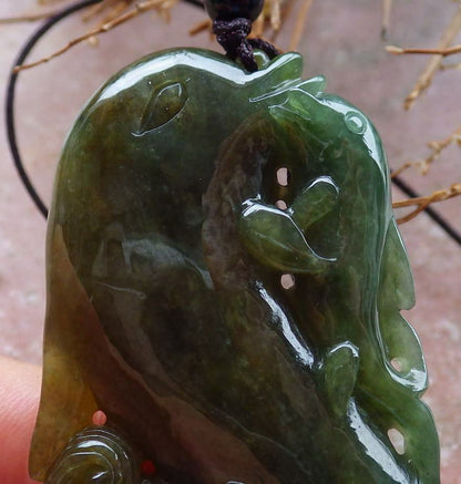 Certified Hand Carved Green Natural Myanmar Burma A Jade jadeite Dolphin Fish Ruyi Pendant Necklace