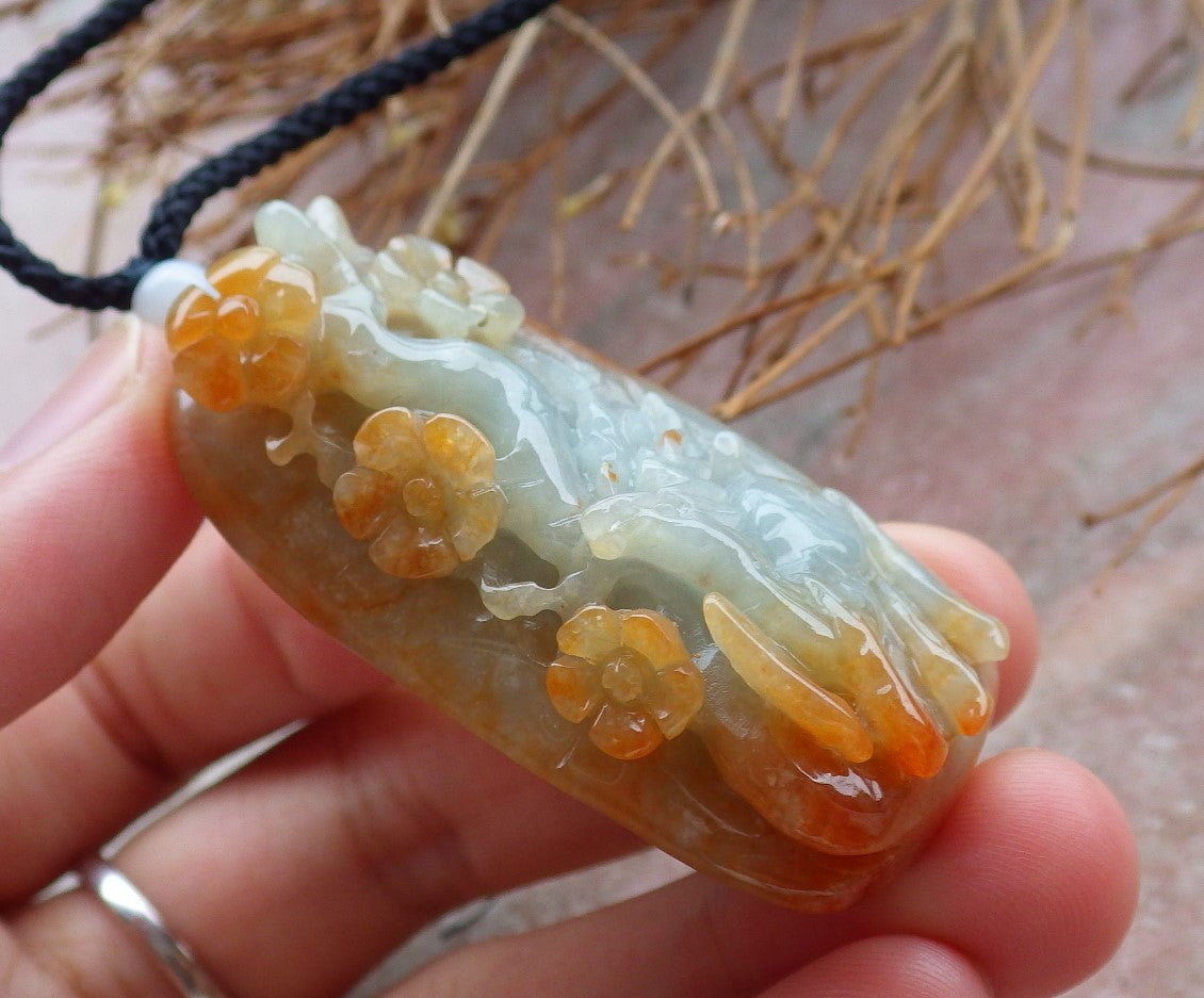 Certified Hand Carved Green Yellow Myanmar Burma 100% Natural Grade A Jade jadeite Deer Flower Pendant Necklace