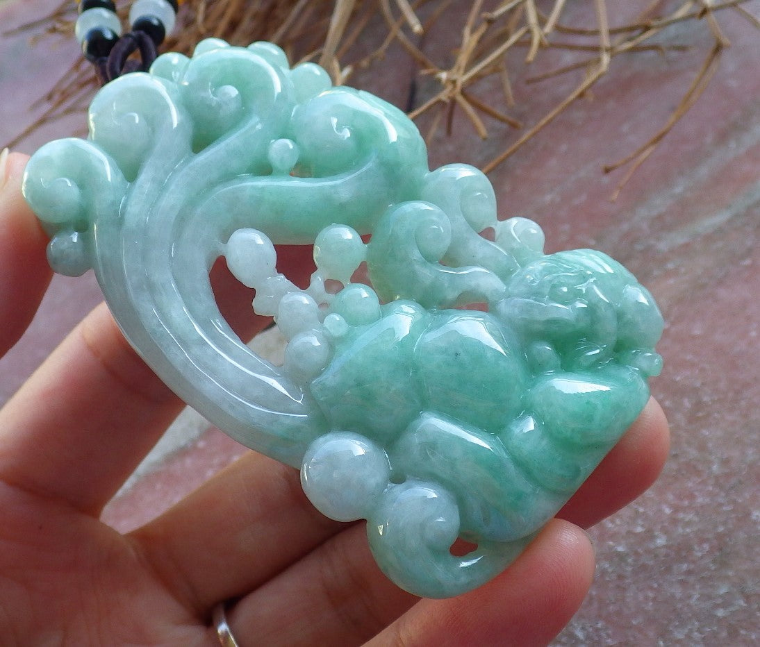 Certified Hand Carved Natural Green Myanmar Burma A Jade jadeite Frog Toad Lotus Flower Pendant Necklace