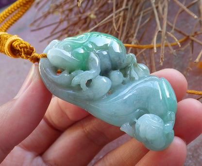 Certified Hand Carved Natural Green Myanmar Burma A Jade jadeite Frog Toad Lotus Flower Pendant Necklace