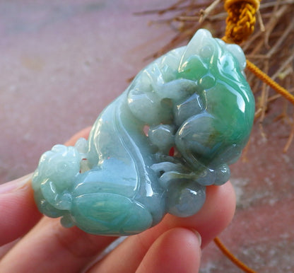 Certified Hand Carved Natural Green Myanmar Burma A Jade jadeite Frog Toad Lotus Flower Pendant Necklace