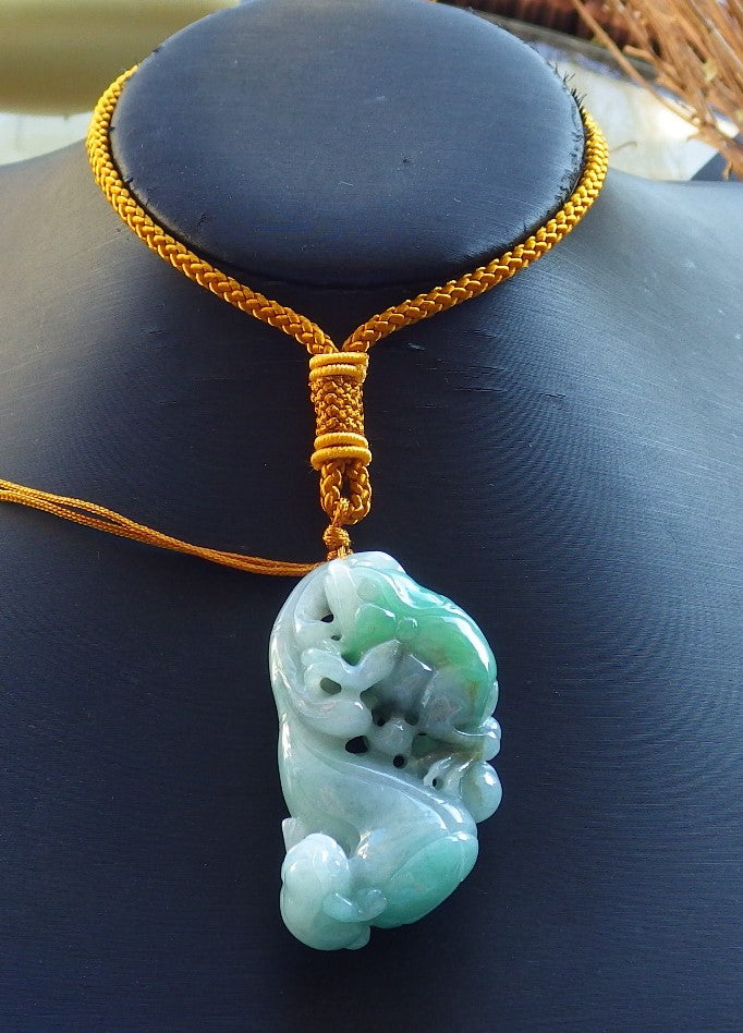 Certified Hand Carved Natural Green Myanmar Burma A Jade jadeite Frog Toad Lotus Flower Pendant Necklace