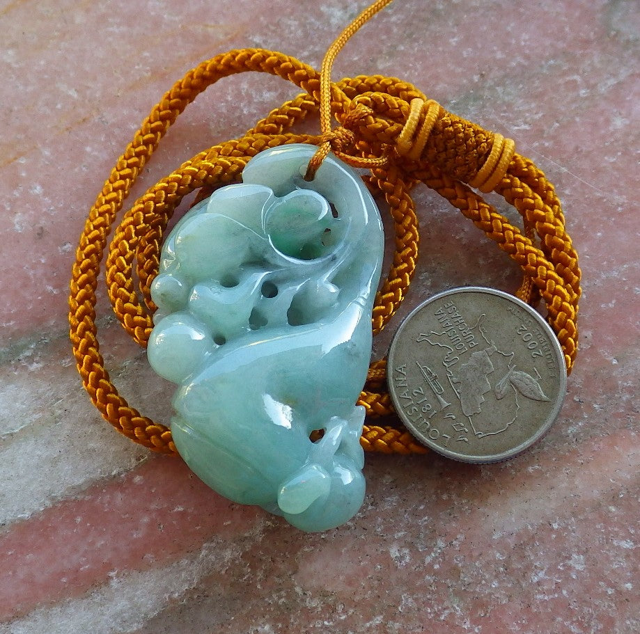 Certified Hand Carved Natural Green Myanmar Burma A Jade jadeite Frog Toad Lotus Flower Pendant Necklace