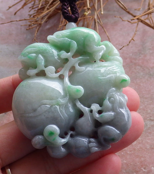 Certified Hand Carved Natural Green Myanmar Burma A Jade jadeite Frog Toad Lotus Flower Pendant Necklace