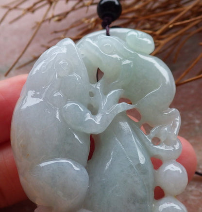 Certified Hand Carved Green Natural Myanmar Burma A Jade Jadeite Pendant Frog Toad Ruyi Pendant Necklace