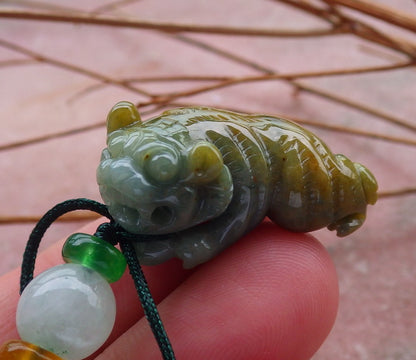 Certified Hand Carved Yellow Green Natural Myanmar Burma A Jade jadeite Zodiac Tiger Pendant Necklace