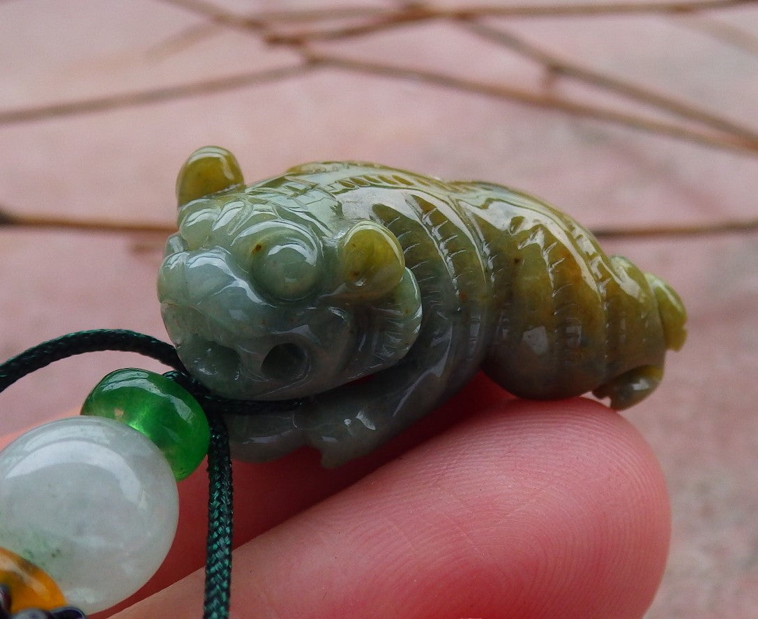 Certified Hand Carved Yellow Green Natural Myanmar Burma A Jade jadeite Zodiac Tiger Pendant Necklace