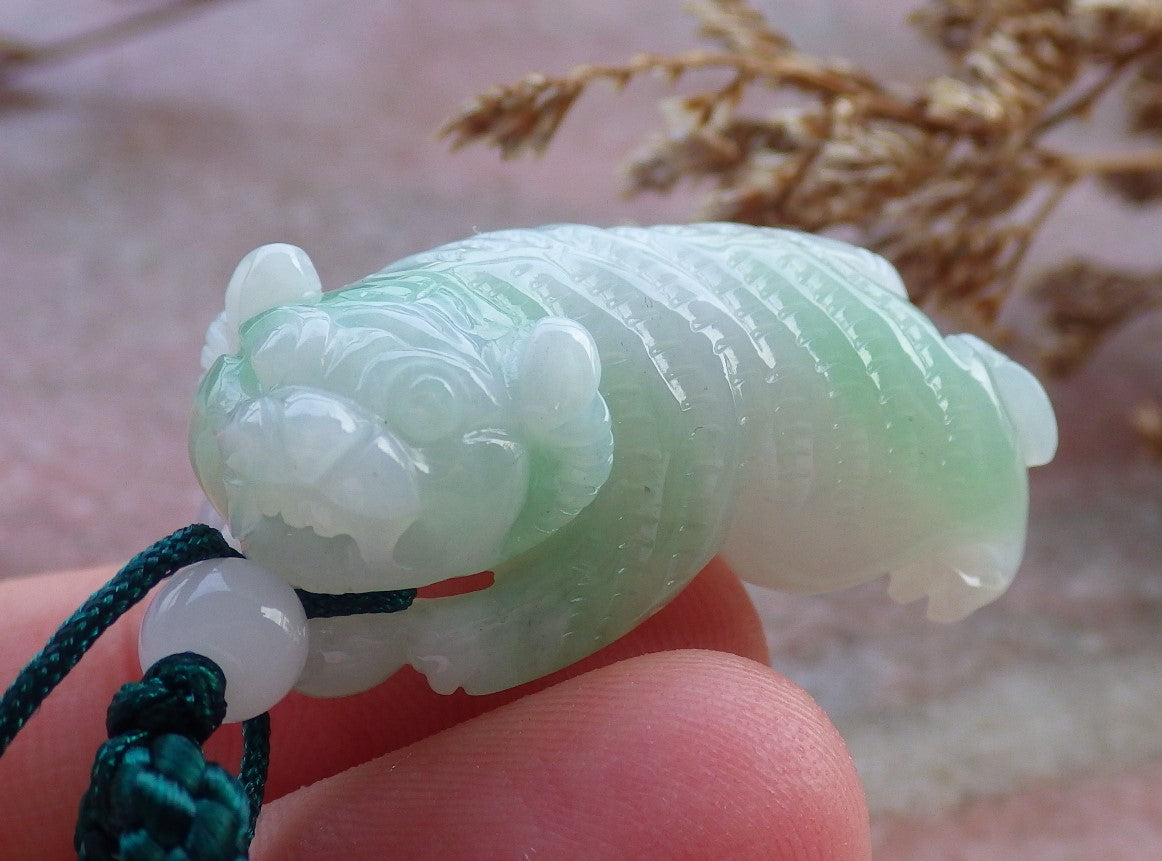 Certified Hand Carved Green Natural Myanmar Burma A Jade Jadeite Zodiac Tiger Pendant Necklace