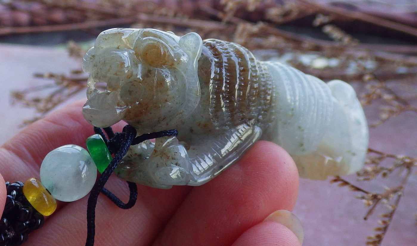 Certified Hand Carved Green Natural Myanmar Burma A Jade Jadeite Zodiac Tiger Pendant Necklace