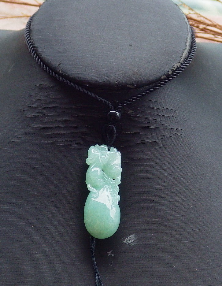 Certified Hand Carved Natural Myanmar Burma A Jade jadeite Mouse Rat Bag Pendant Necklace