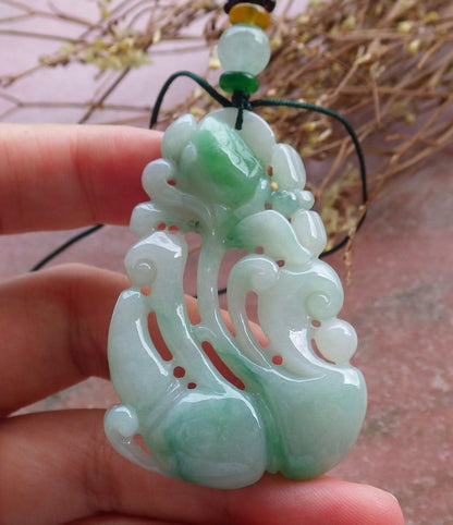Certified Hand Carved Green Natural Myanmar Burma A Jade jadeite Bee Lotus Lucky Amulet Pendant Necklace
