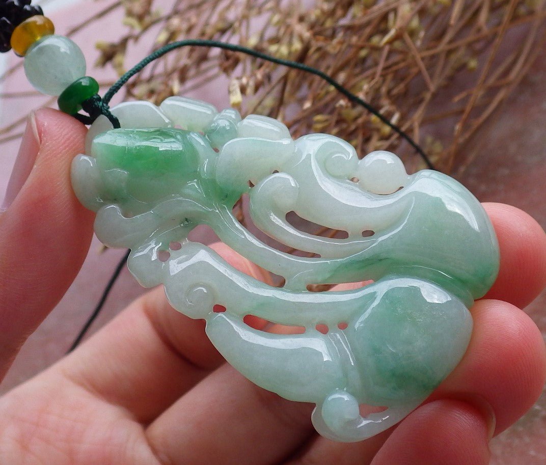 Certified Hand Carved Green Natural Myanmar Burma A Jade jadeite Bee Lotus Lucky Amulet Pendant Necklace