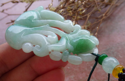 Certified Hand Carved Green Natural Myanmar Burma A Jade jadeite Bee Lotus Lucky Amulet Pendant Necklace
