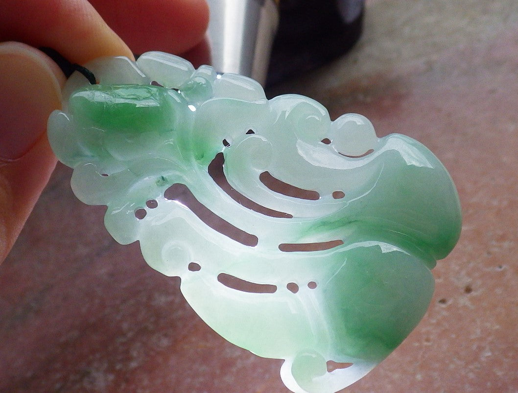 Certified Hand Carved Green Natural Myanmar Burma A Jade jadeite Bee Lotus Lucky Amulet Pendant Necklace